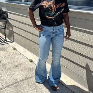 Light washed flared high waisted jeans Size 27